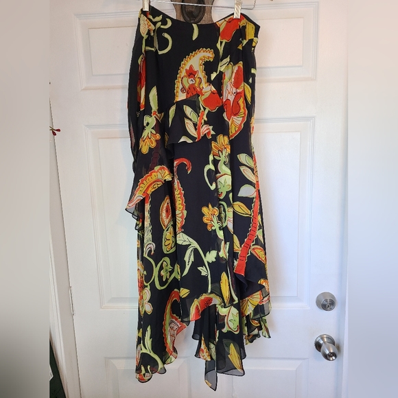 (340) Dana Buchman Woman's Silk Floral Print Skirt, Size: 12 Color: Black - Picture 8 of 16